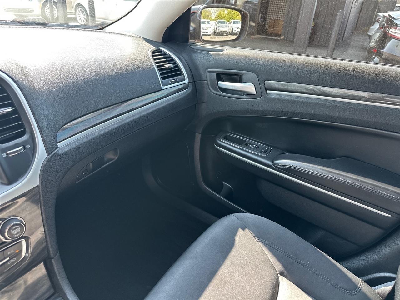 Chrysler 300 Touring RWD 2020