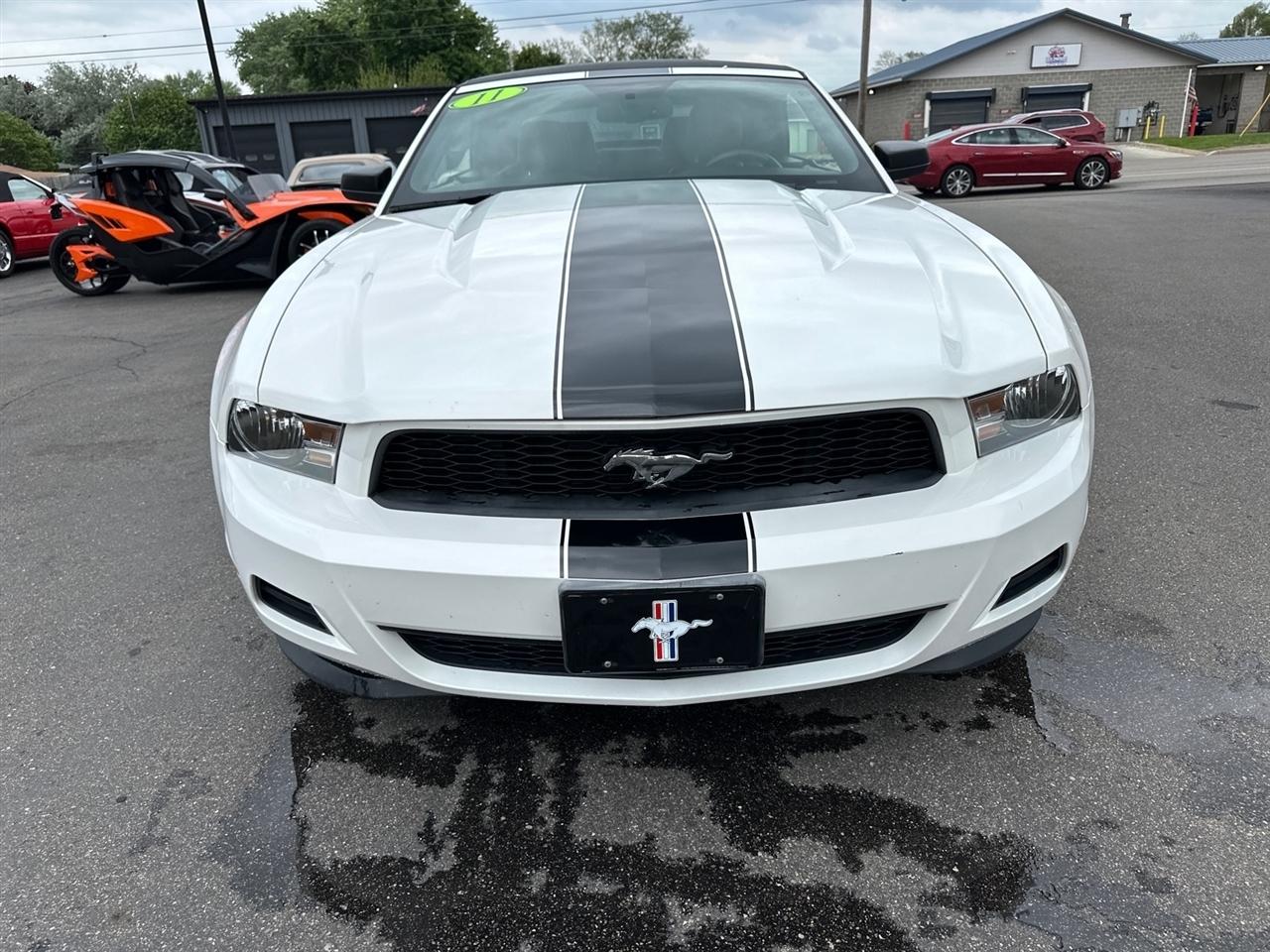 Ford Mustang 2dr Conv V6 2011