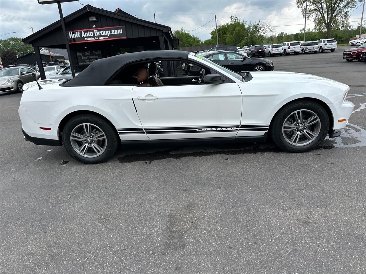 Ford Mustang 2dr Conv V6 2011
