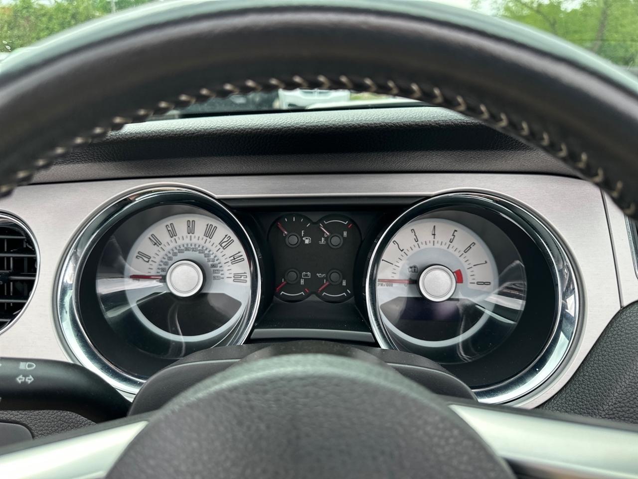 Ford Mustang 2dr Conv V6 2011