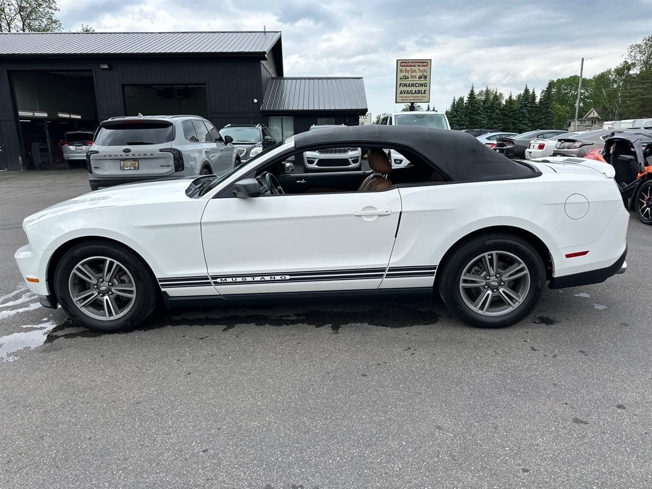 Ford Mustang 2dr Conv V6 2011