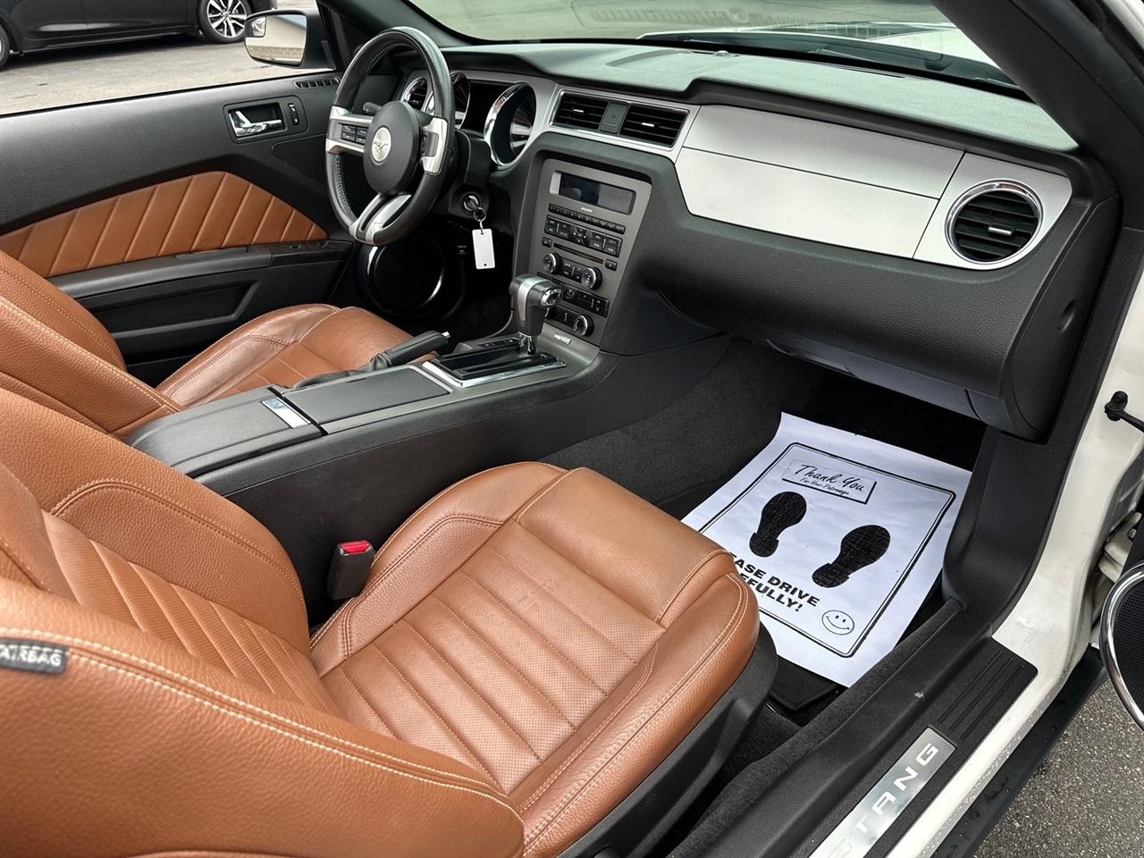 Ford Mustang 2dr Conv V6 2011