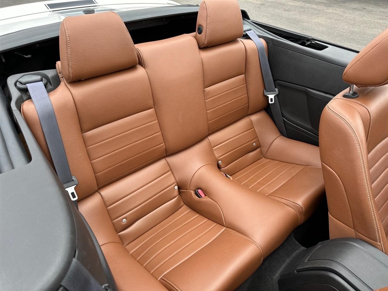 Ford Mustang 2dr Conv V6 2011