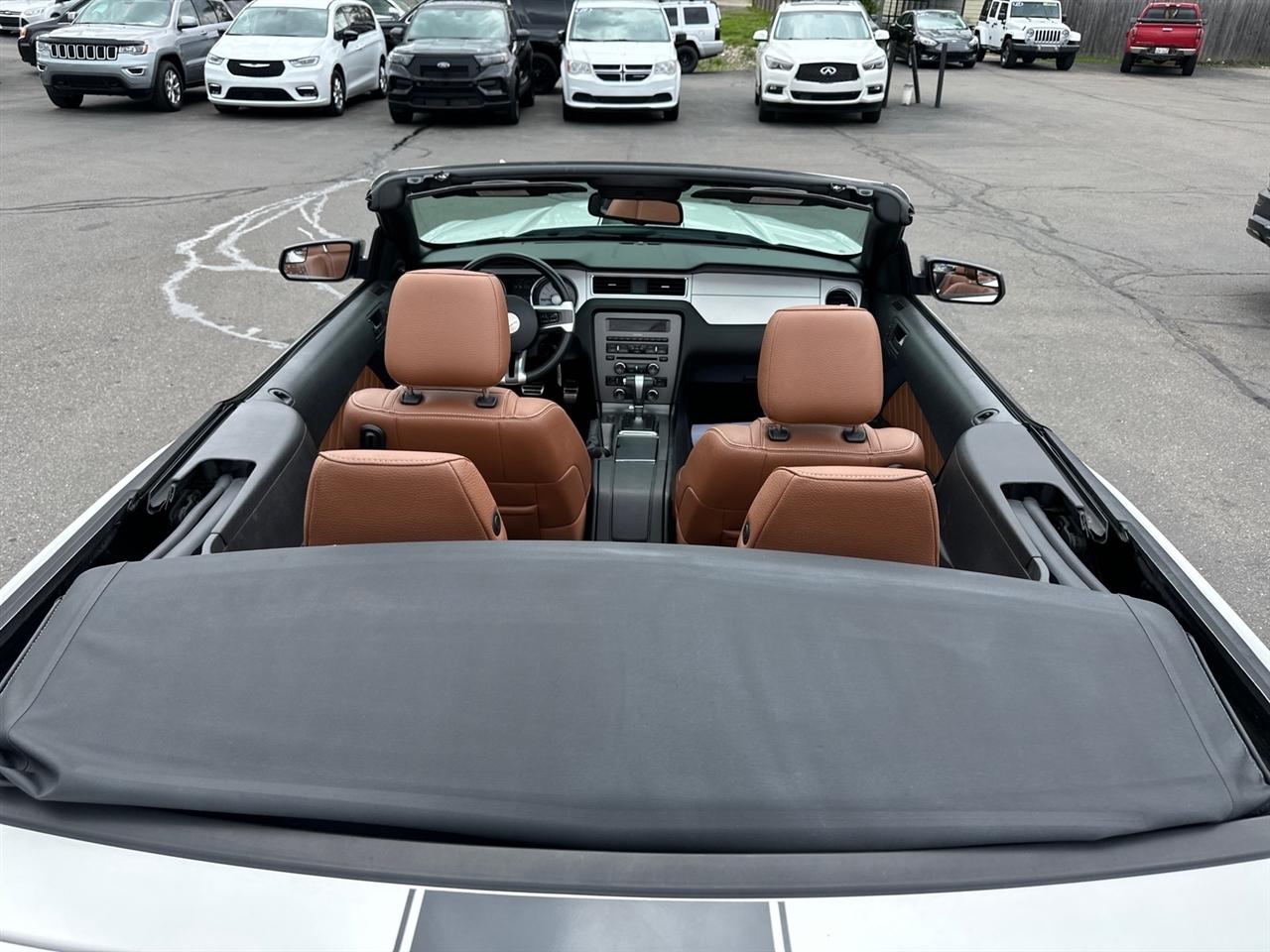 Ford Mustang 2dr Conv V6 2011