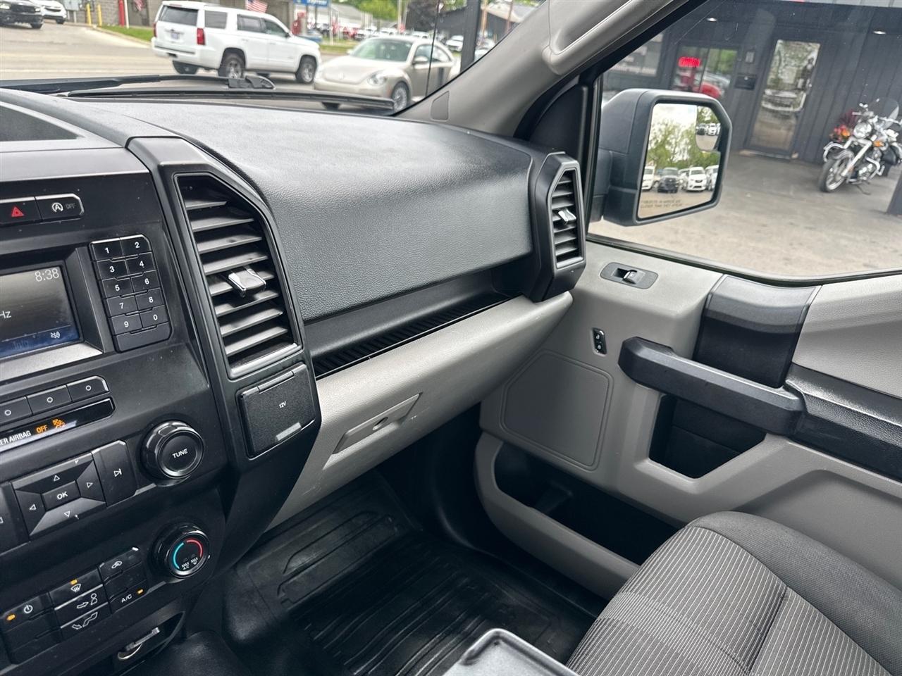 Ford F-150 XLT 2WD Reg Cab 8' Box 2019