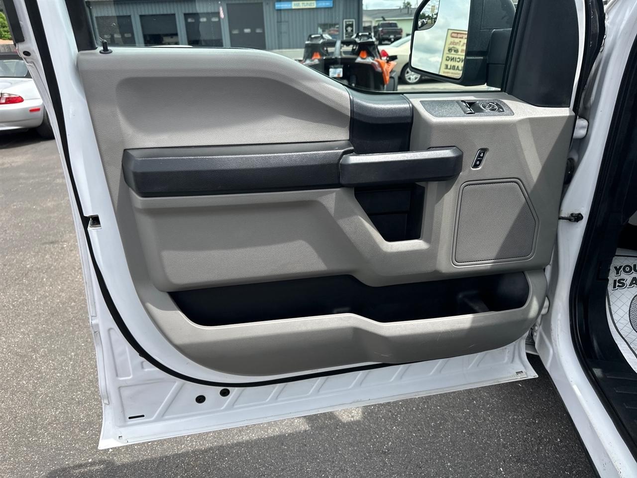 Ford F-150 XLT 2WD Reg Cab 8' Box 2019