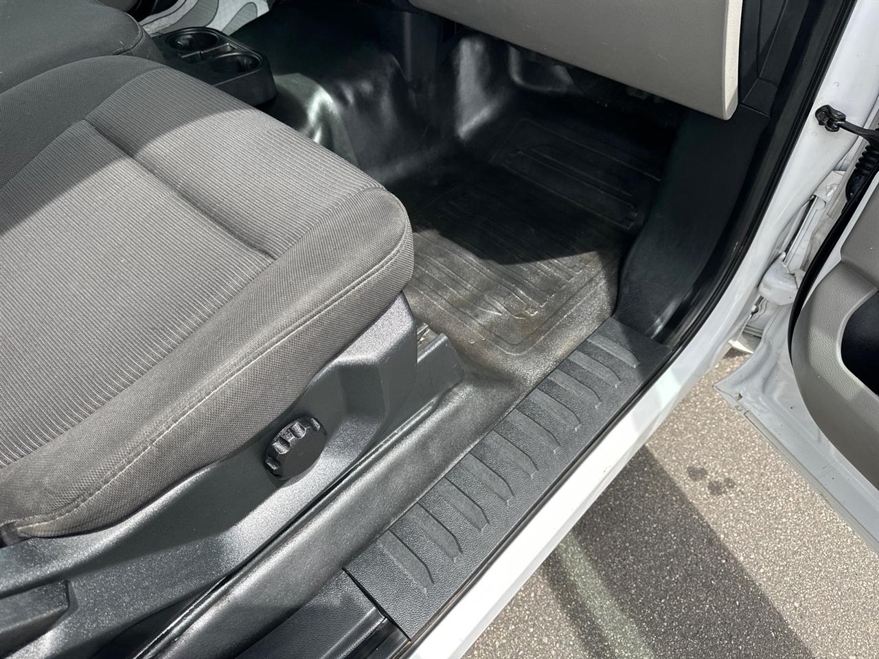 Ford F-150 XLT 2WD Reg Cab 8' Box 2019