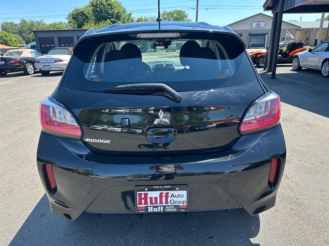 Mitsubishi Mirage ES CVT 2024