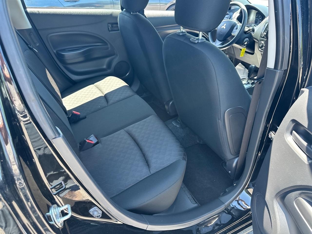 Mitsubishi Mirage ES CVT 2024