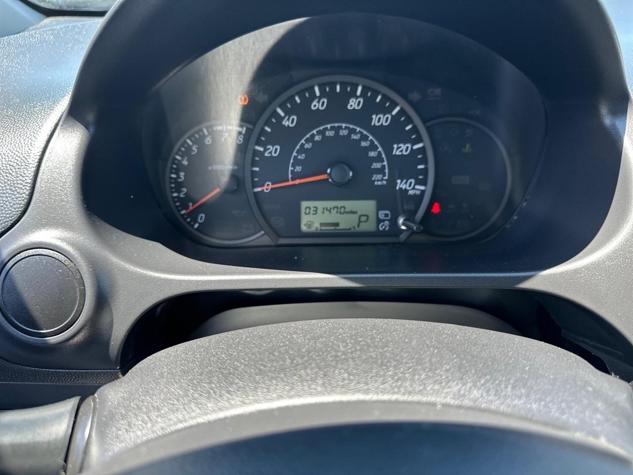 Mitsubishi Mirage ES CVT 2024