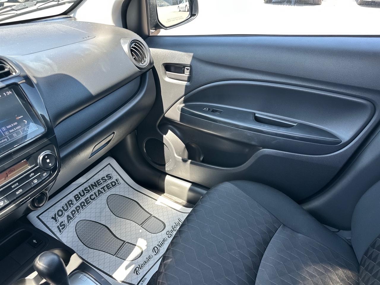 Mitsubishi Mirage ES CVT 2024