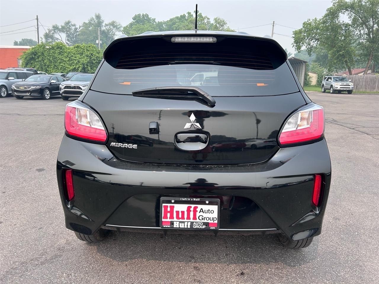 Mitsubishi Mirage ES CVT 2024