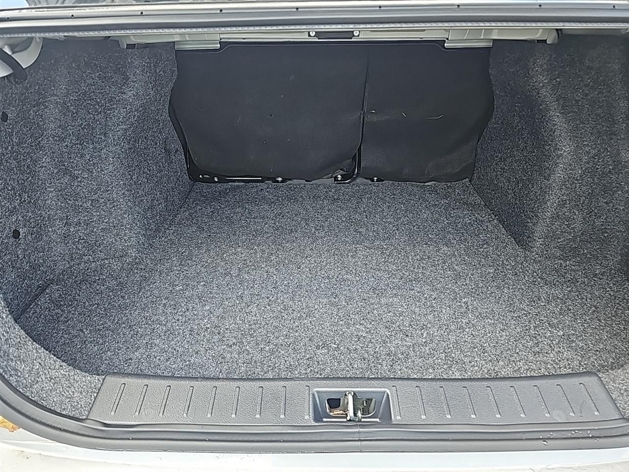 Nissan Versa SV CVT 2025