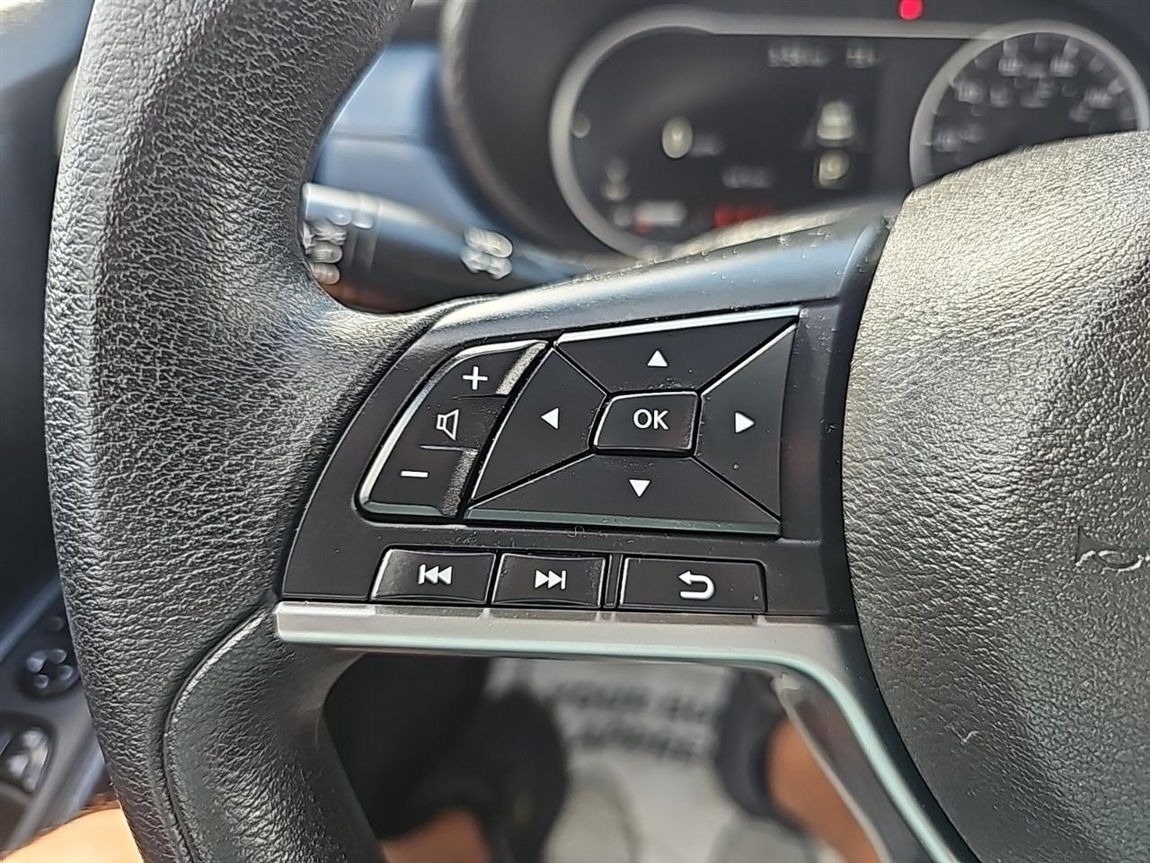 Nissan Versa SV CVT 2025