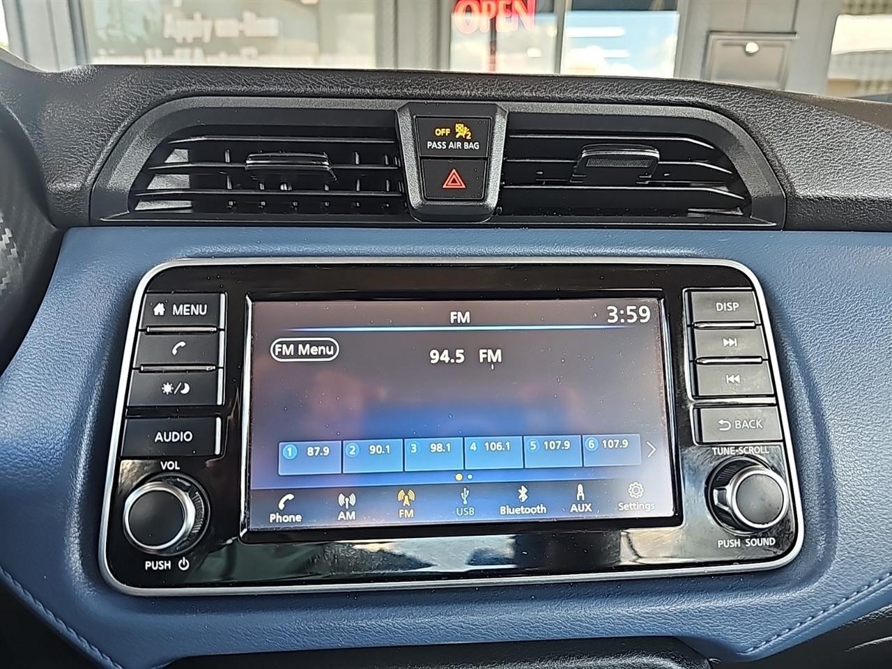 Nissan Versa SV CVT 2025