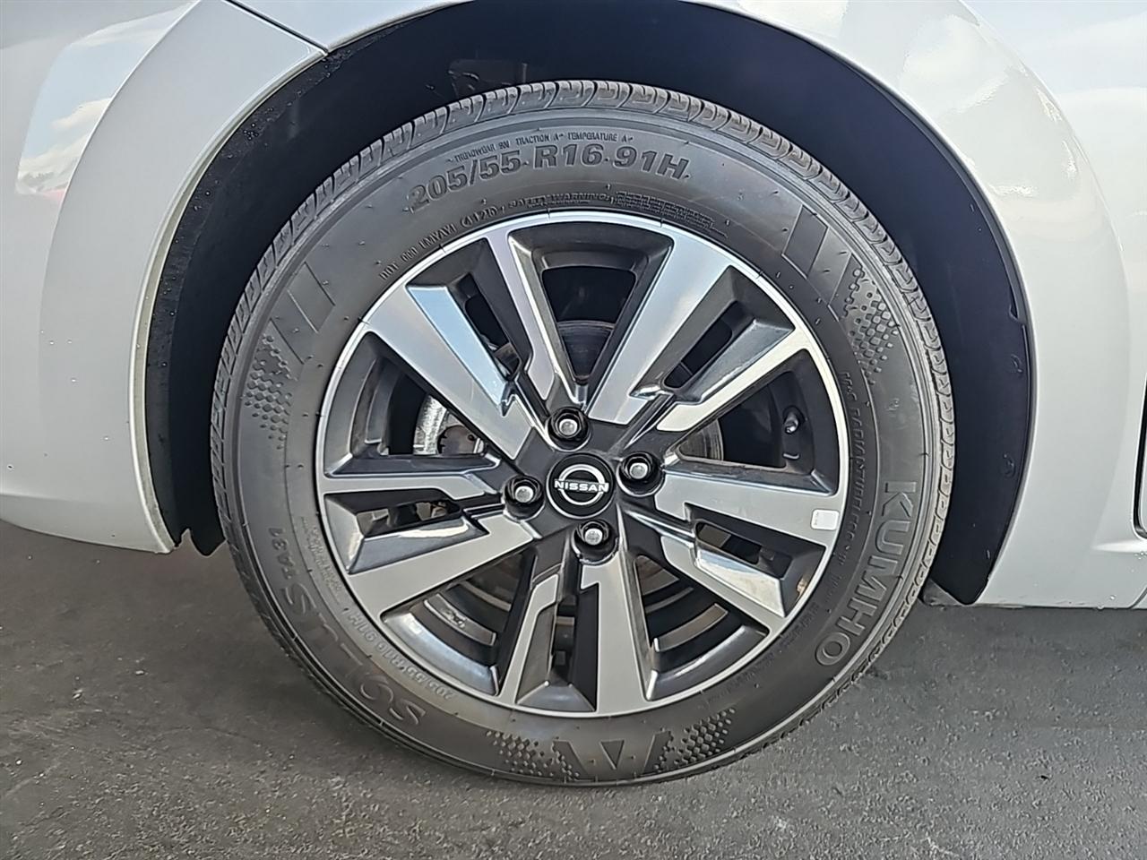 Nissan Versa SV CVT 2025