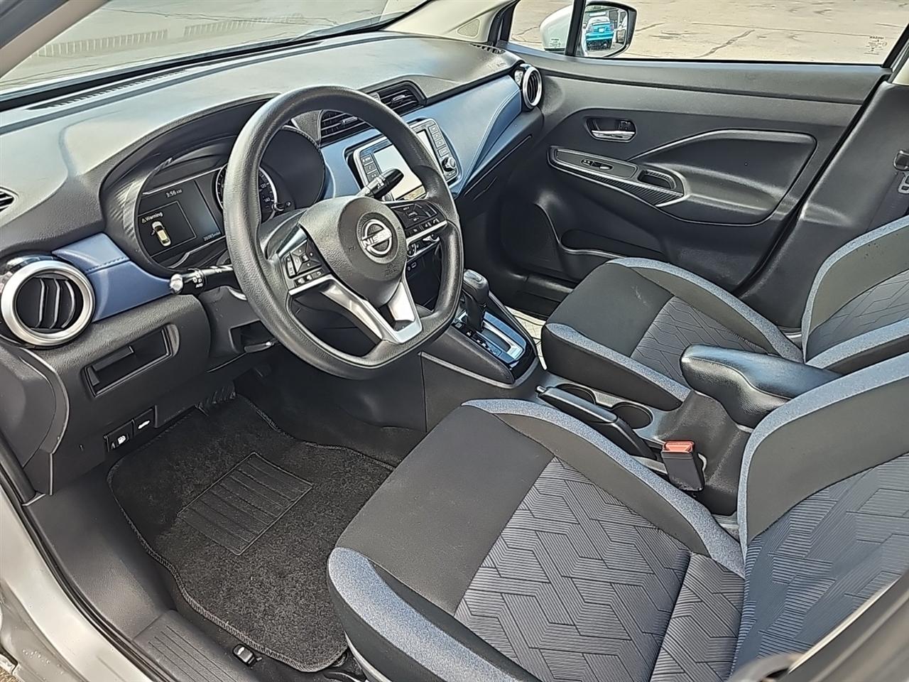 Nissan Versa SV CVT 2025