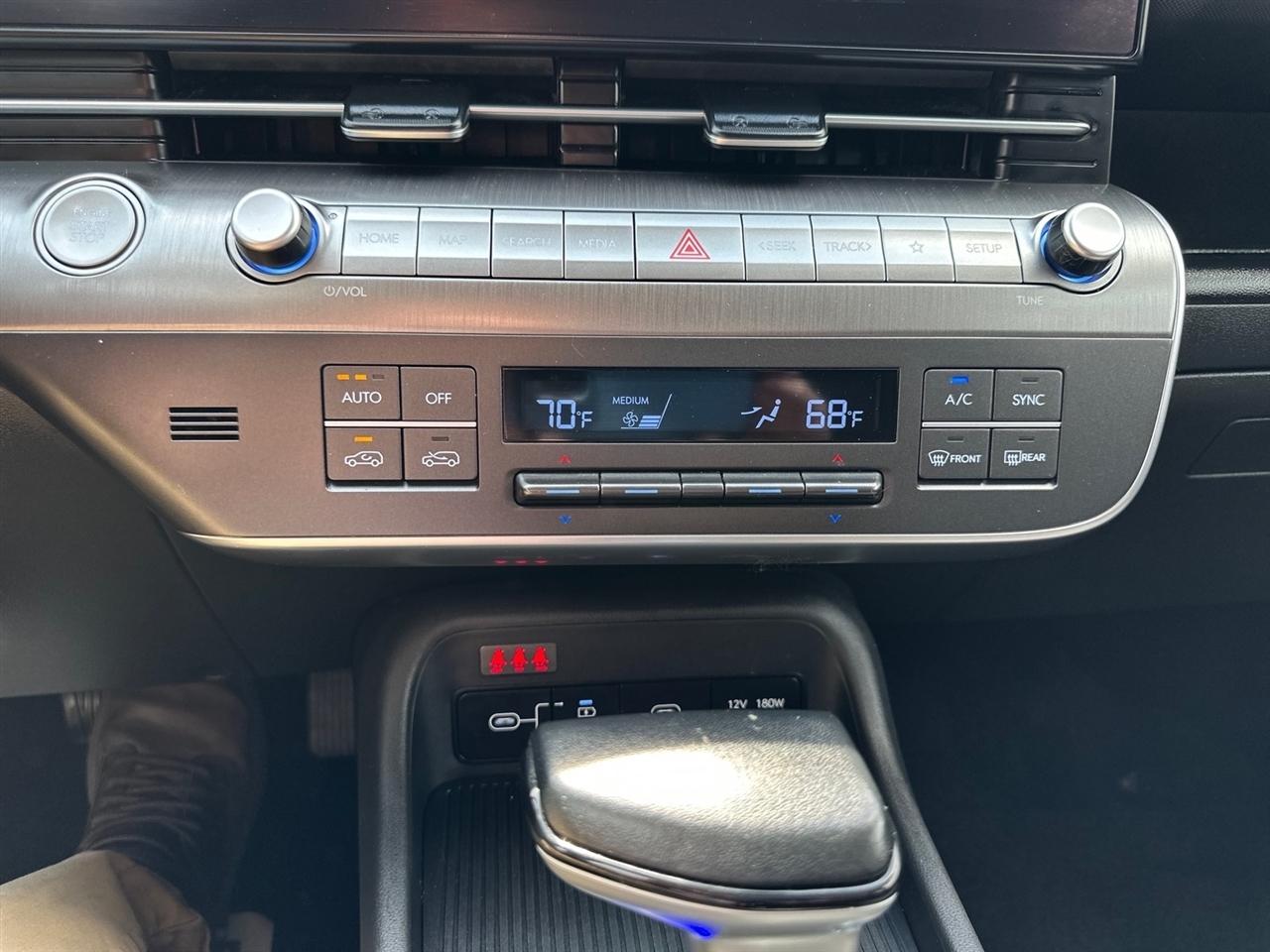 Hyundai Kona SEL FWD 2025