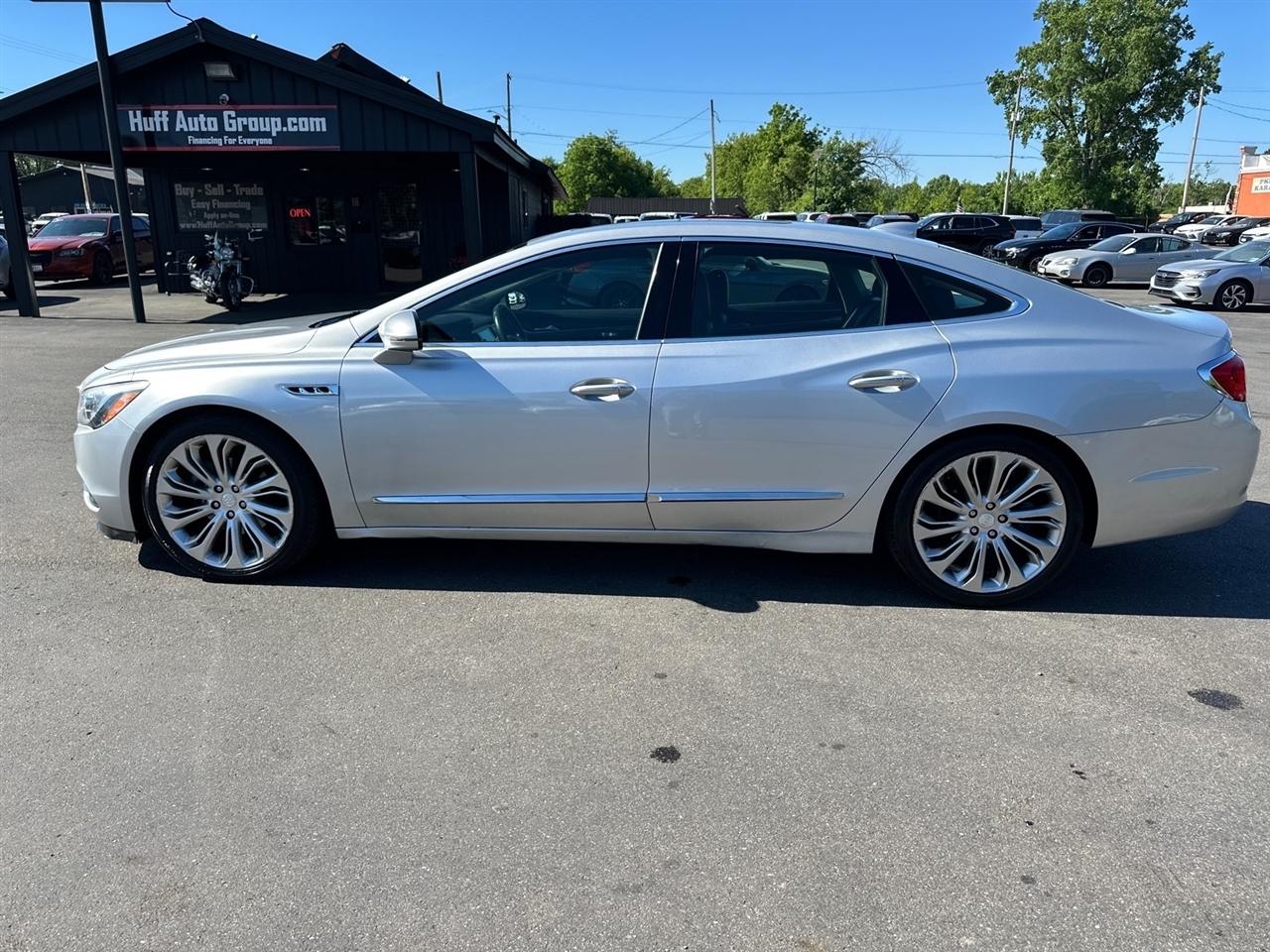 Buick LaCrosse 4dr Sdn Essence FWD 2017