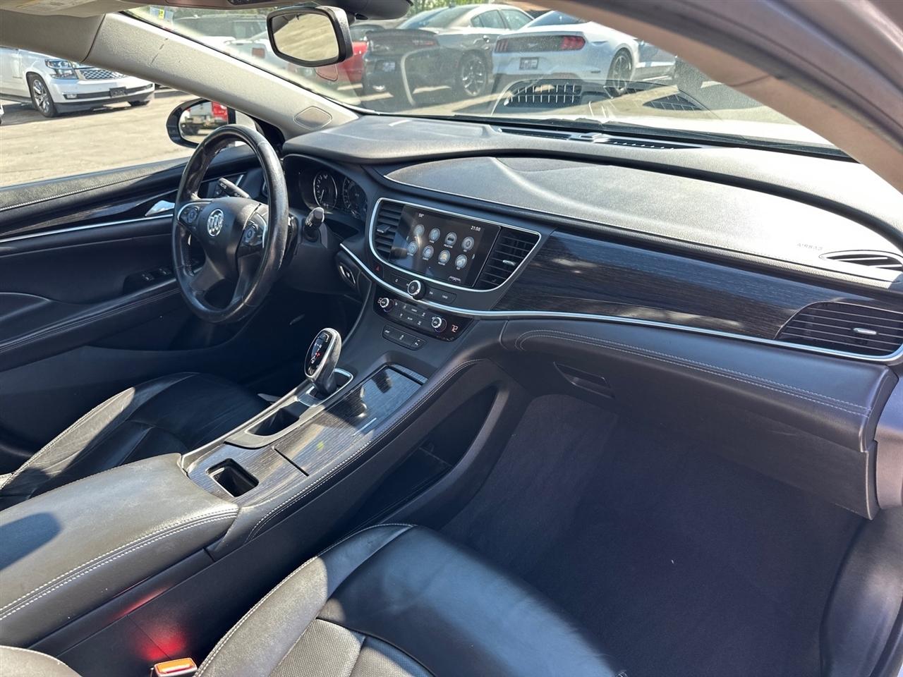 Buick LaCrosse 4dr Sdn Essence FWD 2017