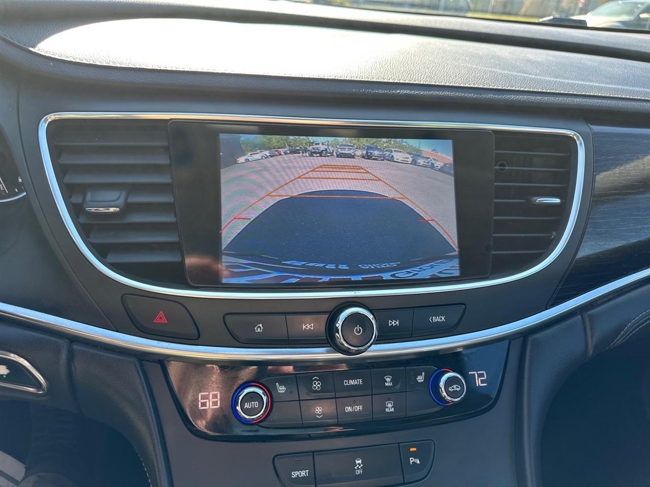 Buick LaCrosse 4dr Sdn Essence FWD 2017