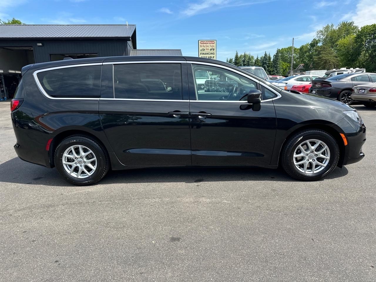 Chrysler Voyager LX FWD 2022