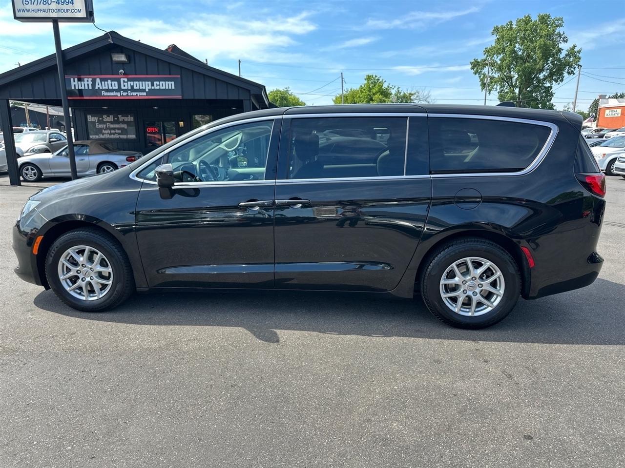 Chrysler Voyager LX FWD 2022