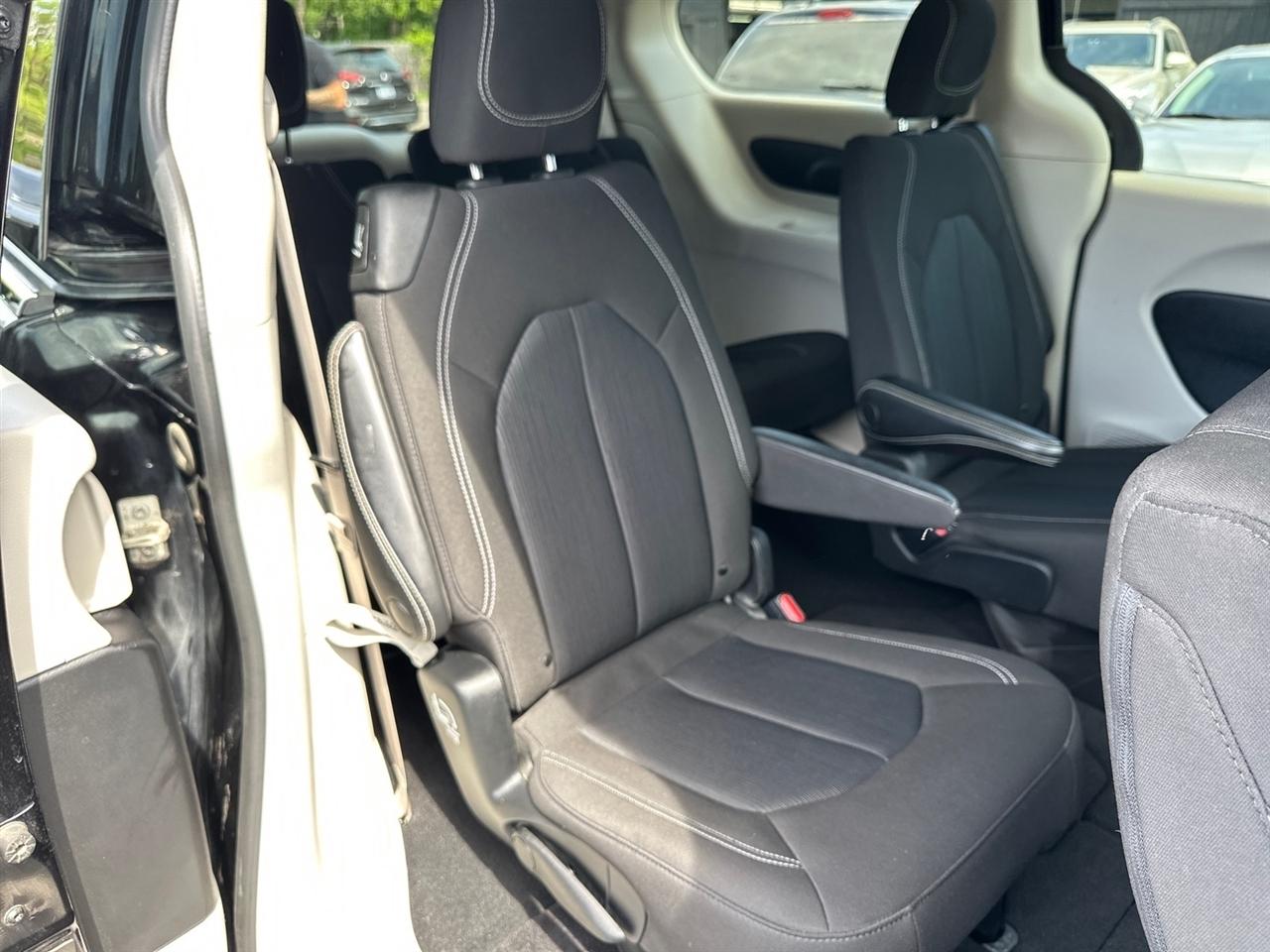 Chrysler Voyager LX FWD 2022