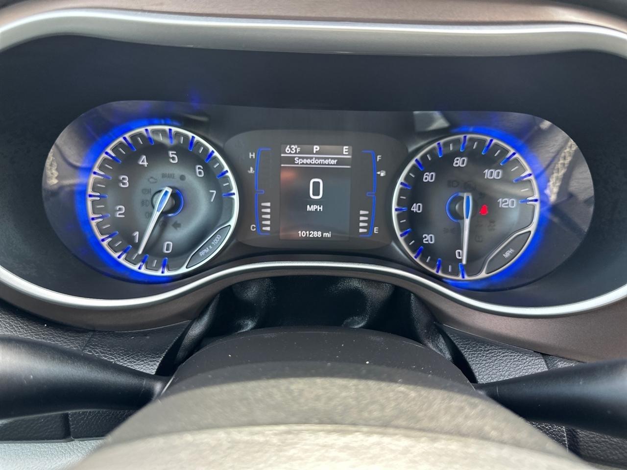 Chrysler Voyager LX FWD 2022