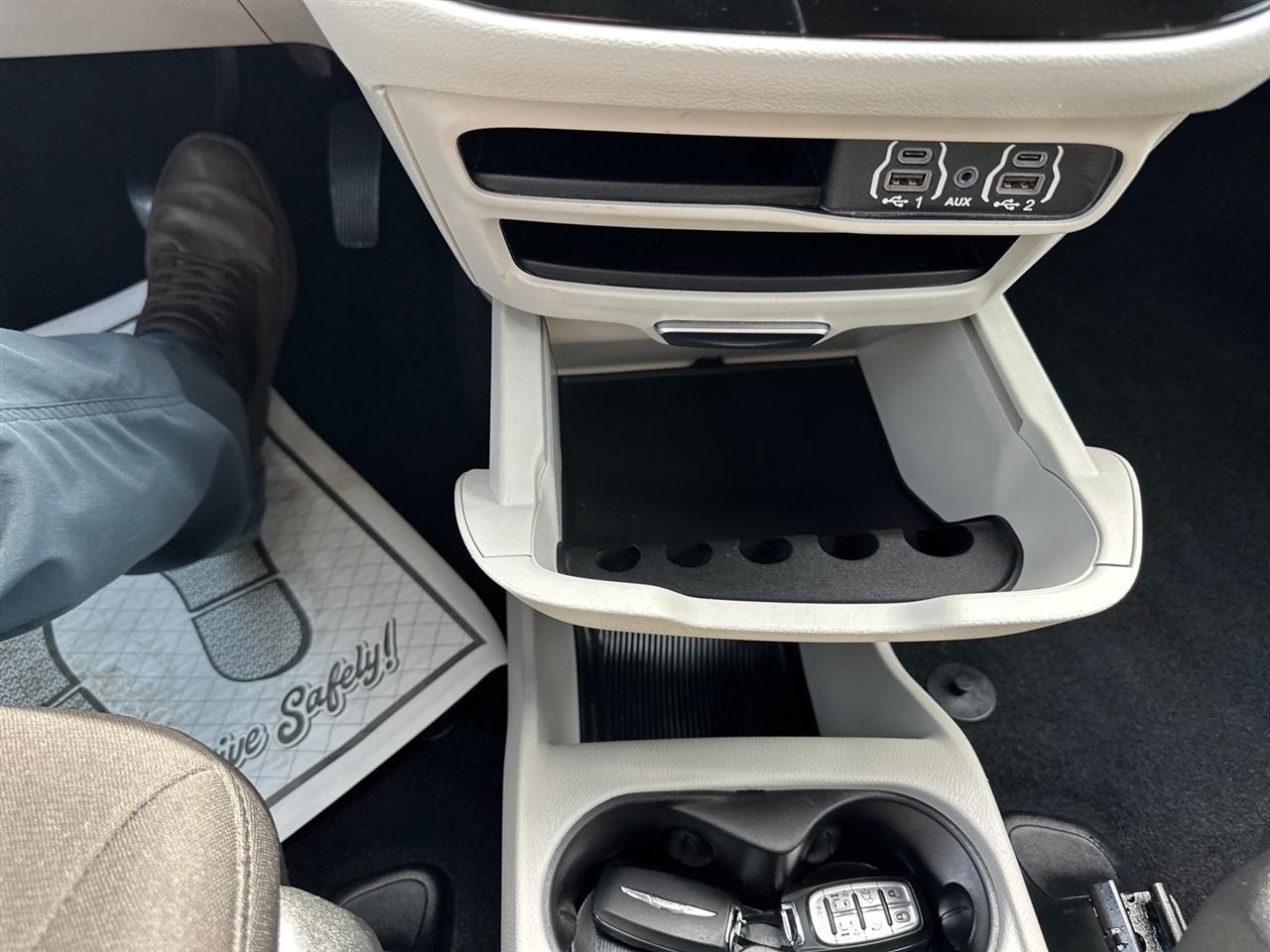 Chrysler Voyager LX FWD 2022