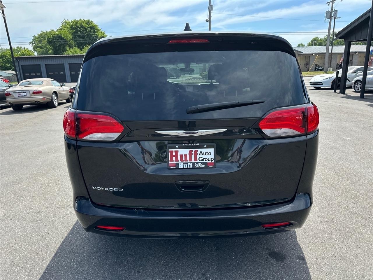 Chrysler Voyager LX FWD 2022
