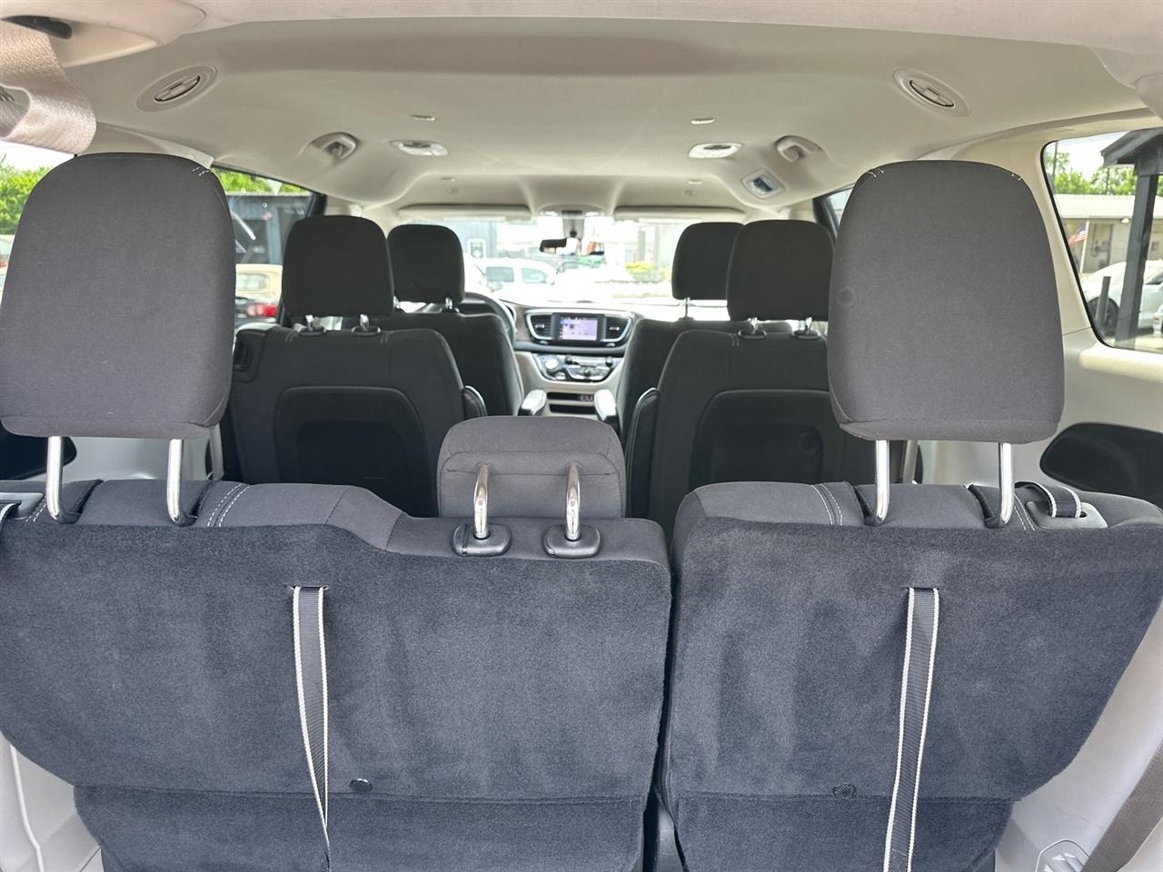 Chrysler Voyager LX FWD 2022
