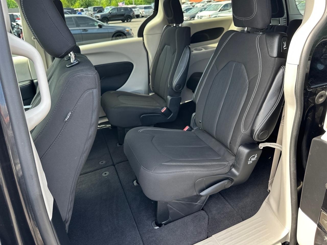 Chrysler Voyager LX FWD 2022