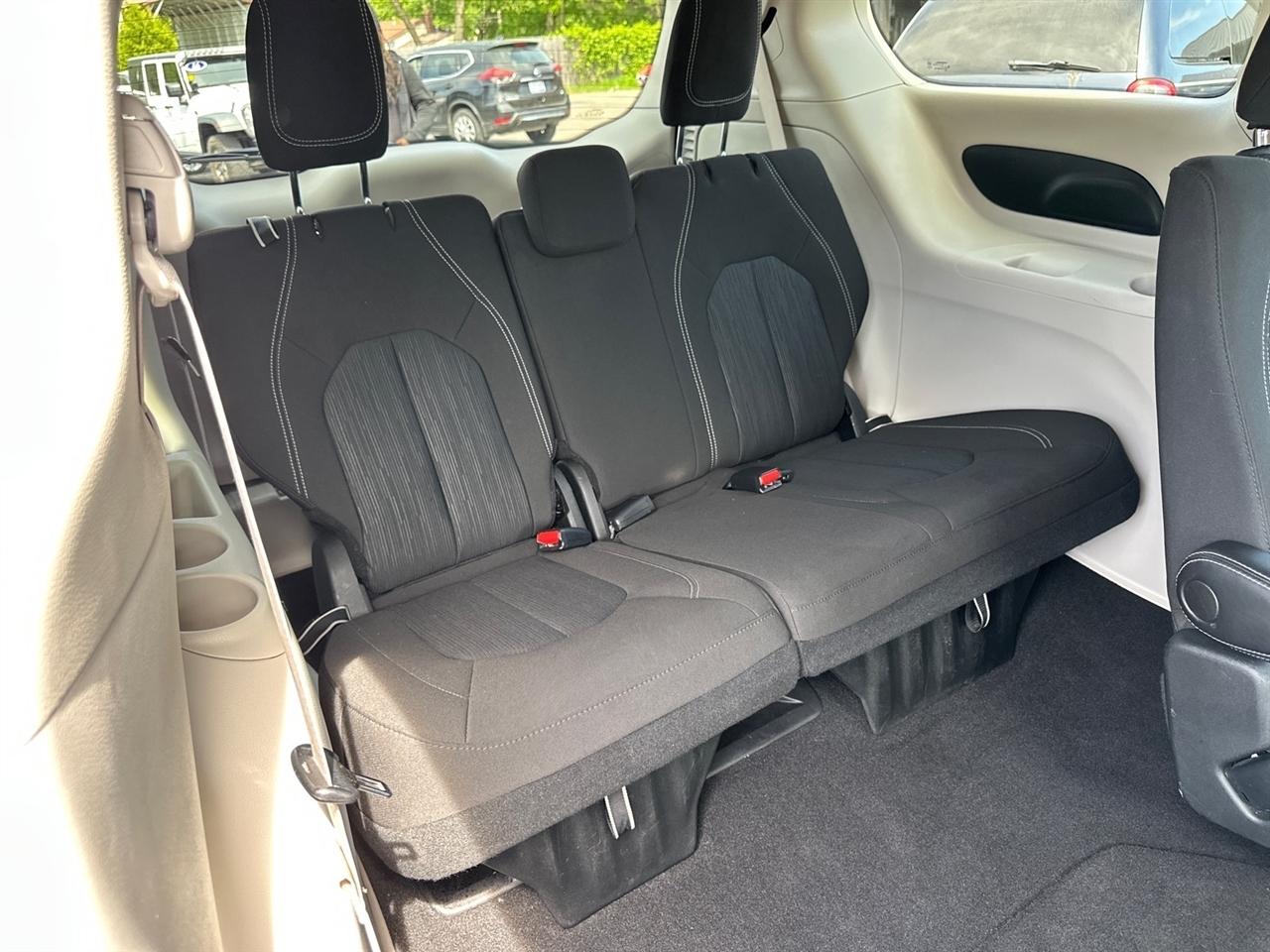 Chrysler Voyager LX FWD 2022