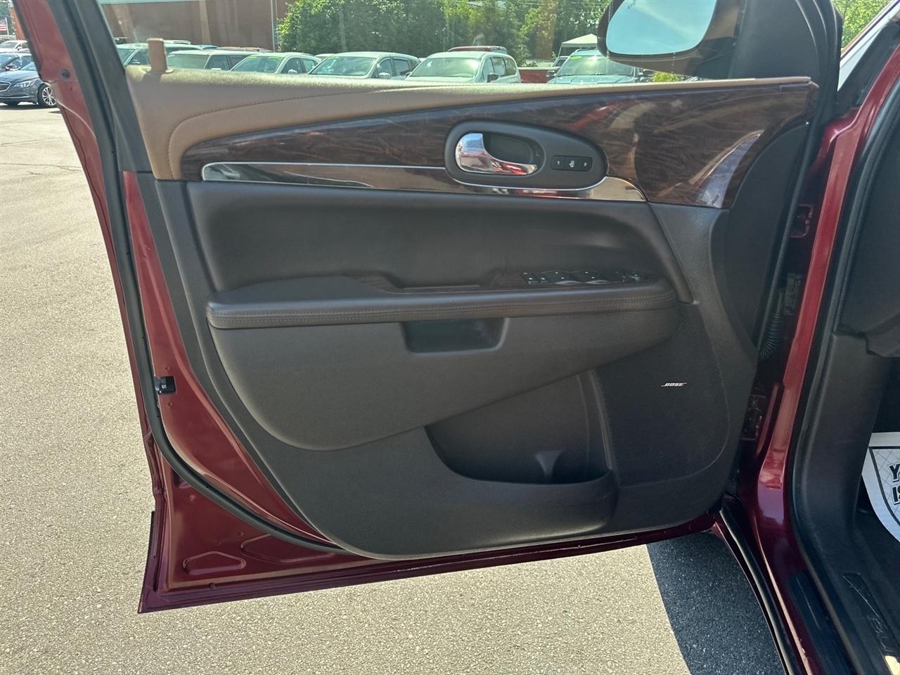Buick Enclave AWD 4dr Leather 2017