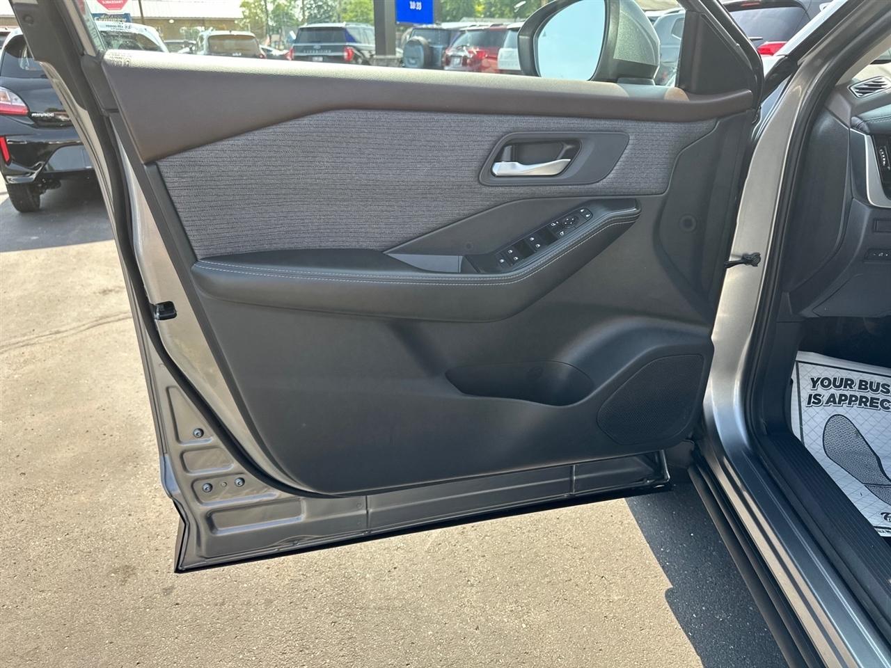 Nissan Rogue FWD SV 2021