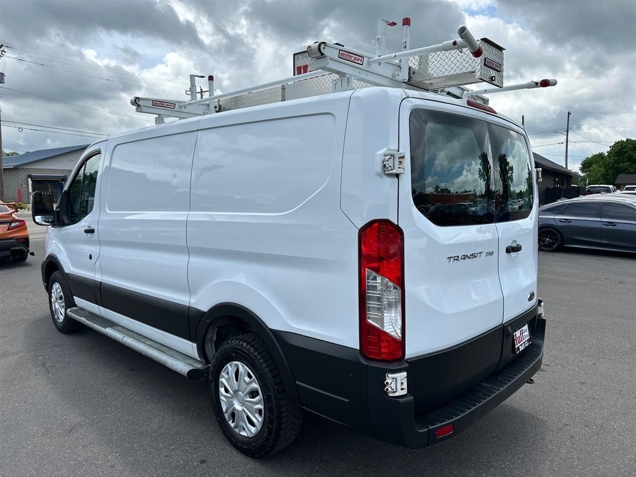 Ford Transit Cargo Van T-250 130" Low Rf 9070 GVWR RWD 2021