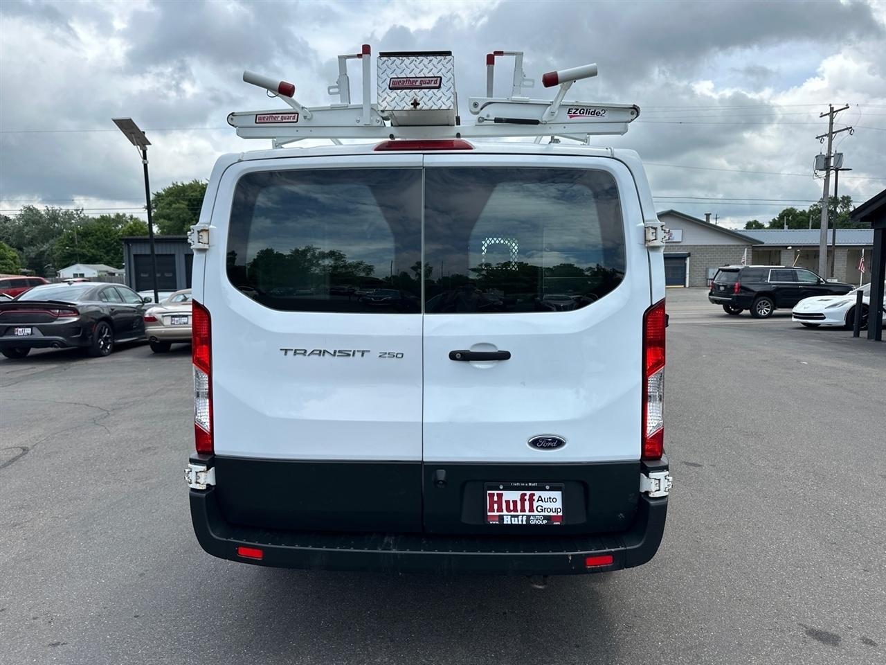 Ford Transit Cargo Van T-250 130" Low Rf 9070 GVWR RWD 2021