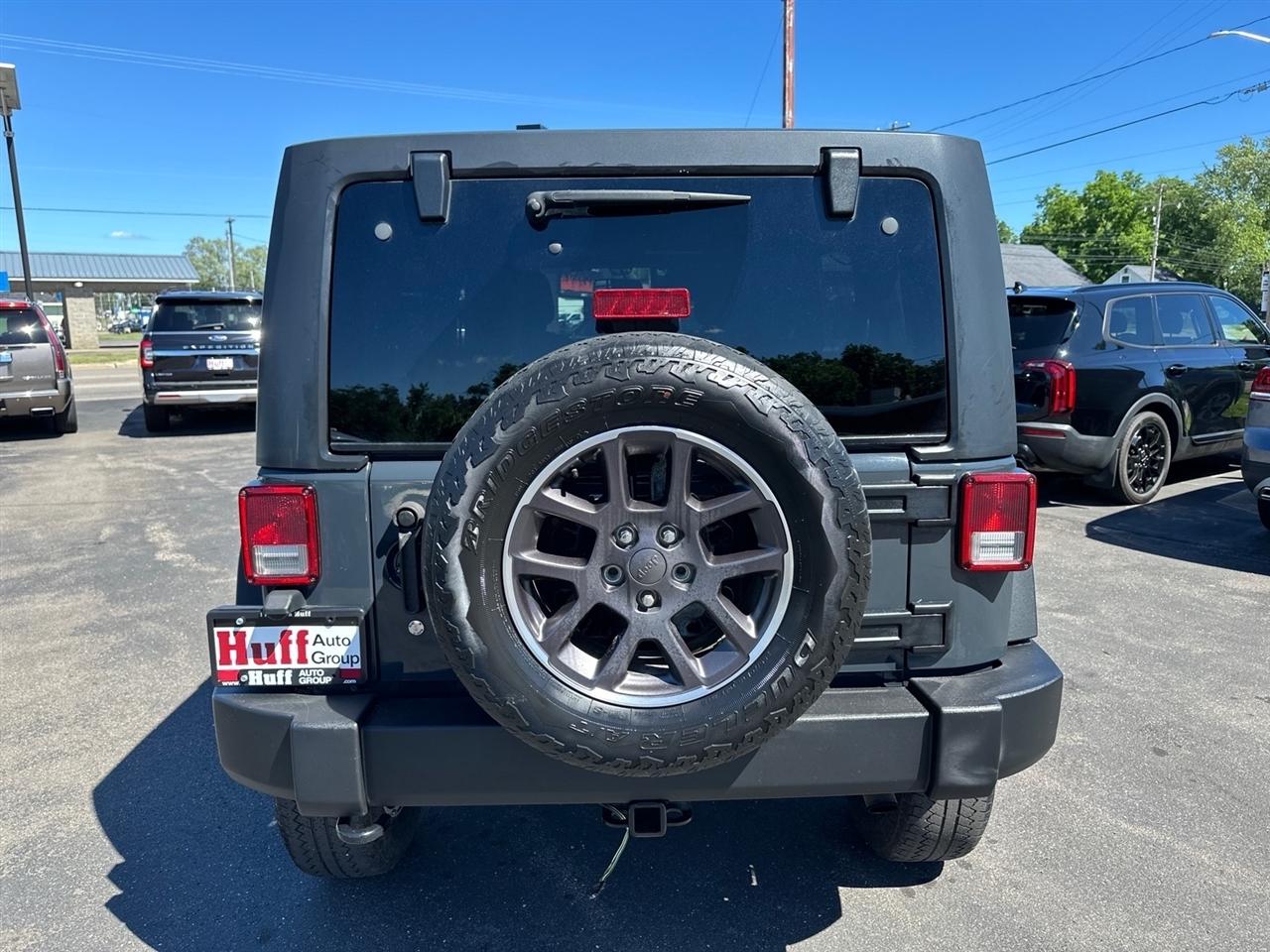 Jeep Wrangler Unlimited 4WD 4dr Sport 2016