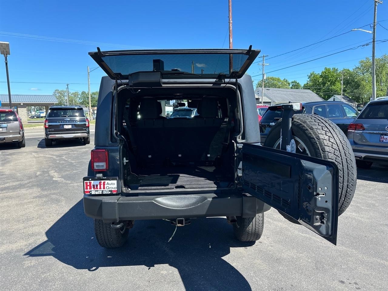 Jeep Wrangler Unlimited 4WD 4dr Sport 2016