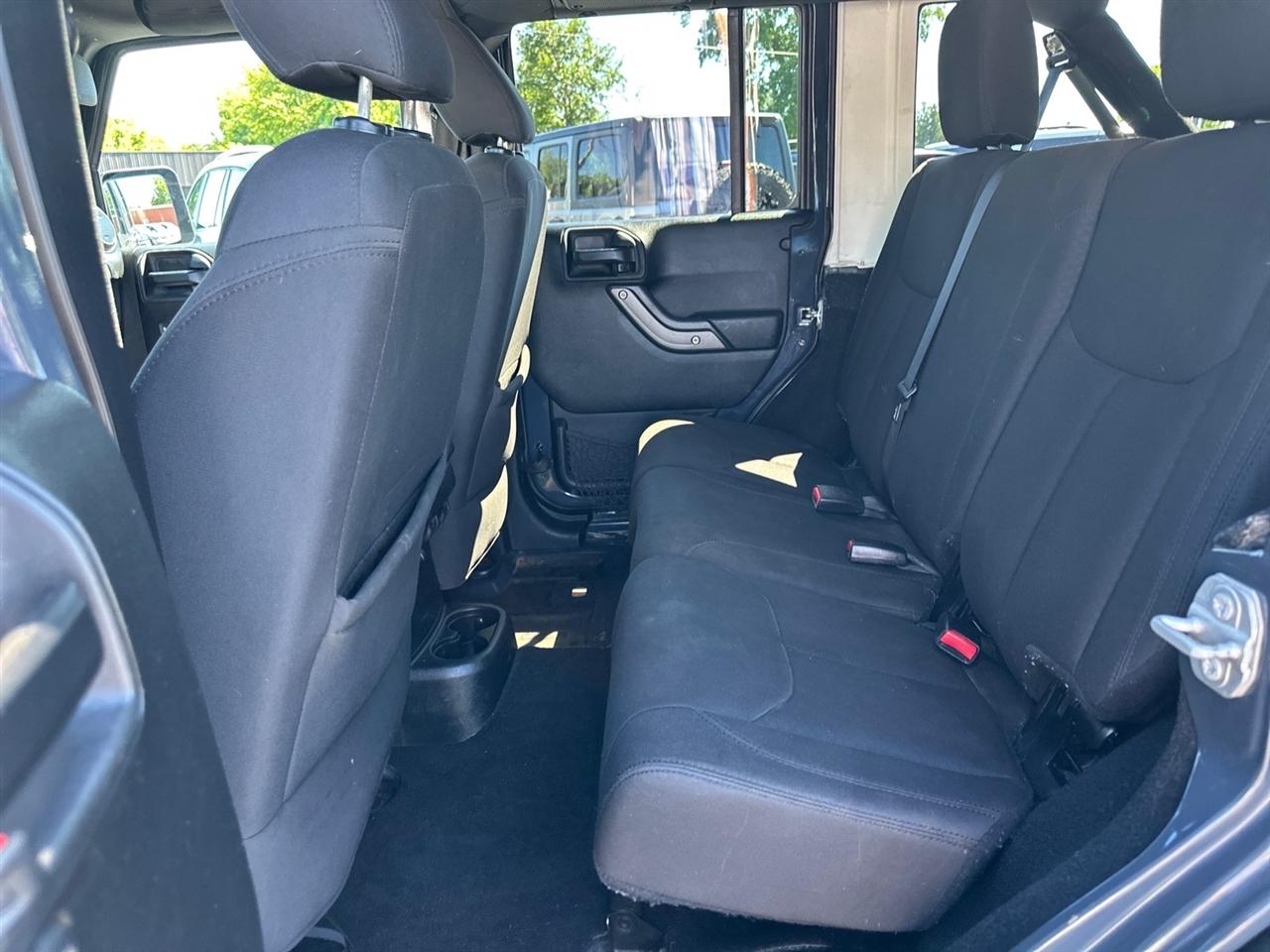 Jeep Wrangler Unlimited 4WD 4dr Sport 2016