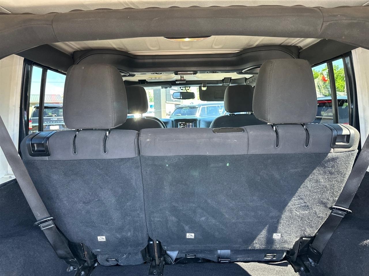 Jeep Wrangler Unlimited 4WD 4dr Sport 2016