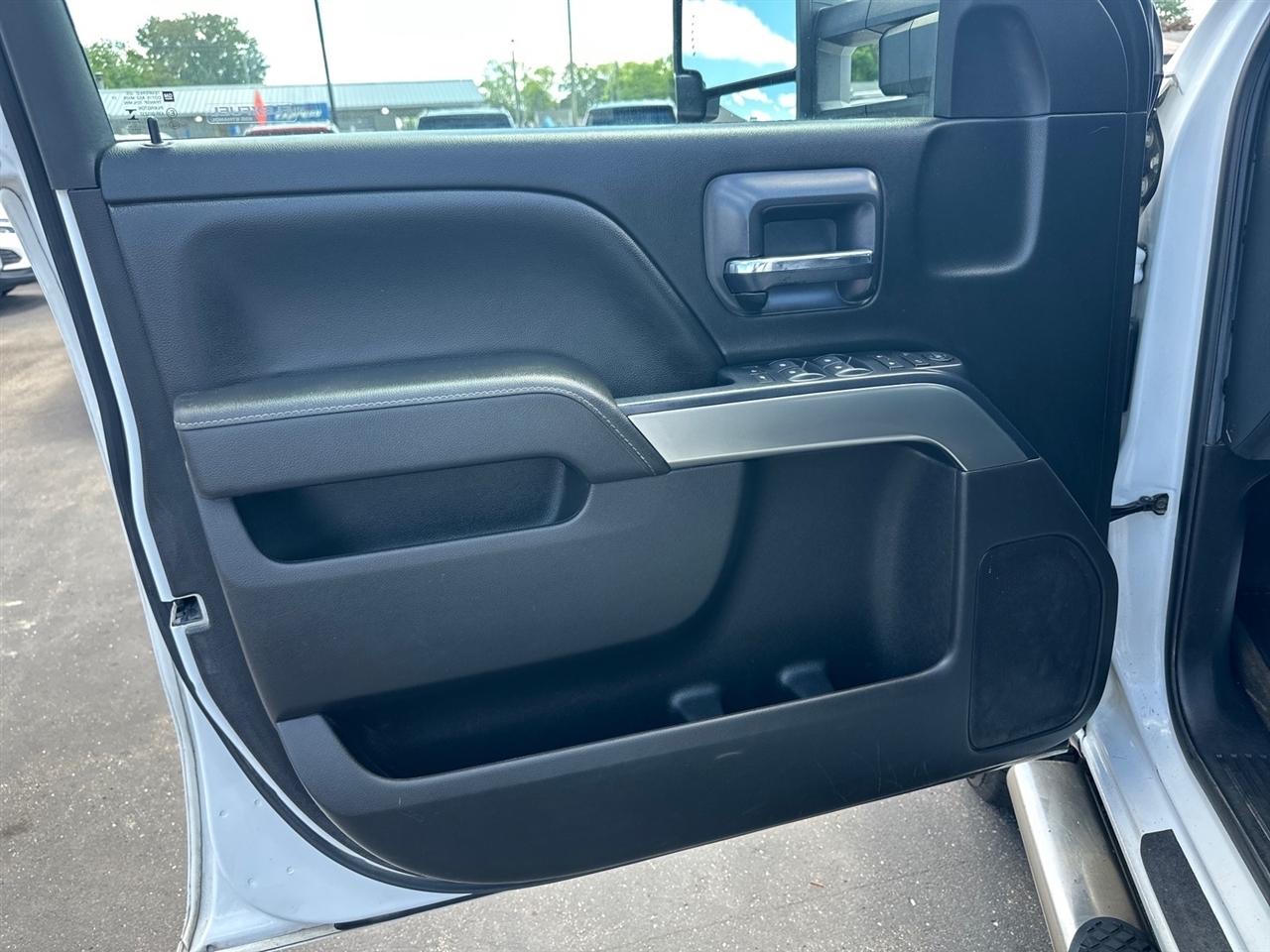 Chevrolet Silverado 2500HD 4WD Crew Cab 153.7" LT 2018