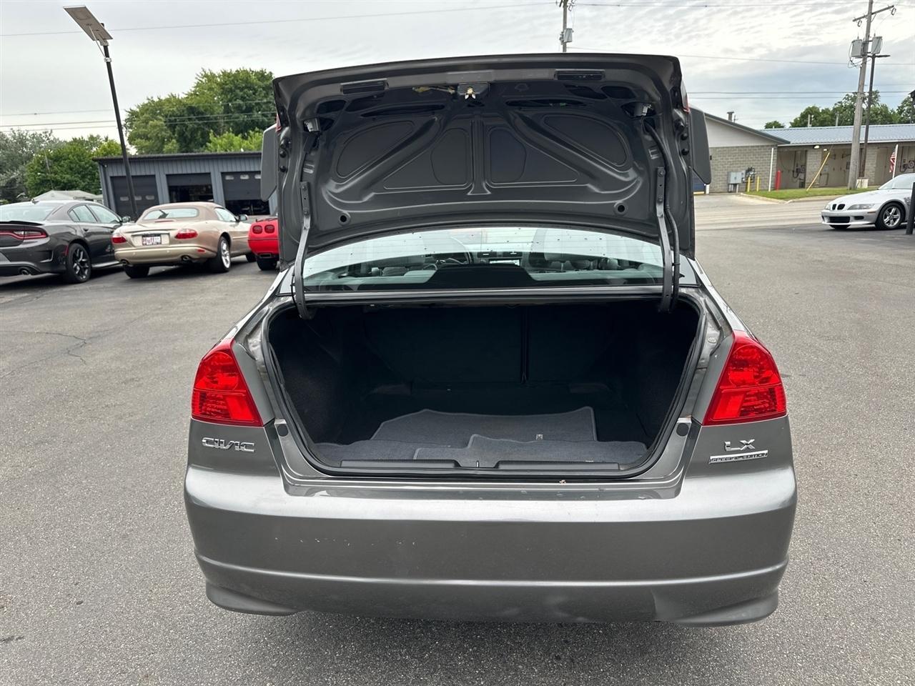 Honda Civic Sdn LX AT 2005
