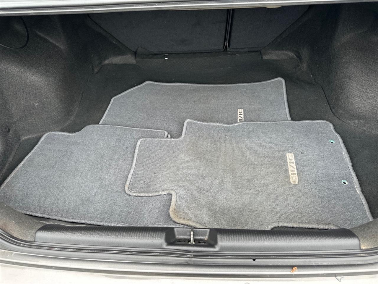 Honda Civic Sdn LX AT 2005