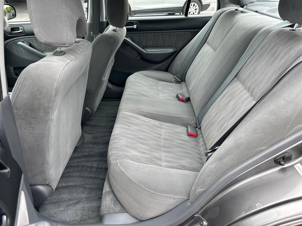 Honda Civic Sdn LX AT 2005