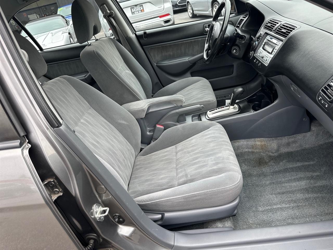 Honda Civic Sdn LX AT 2005