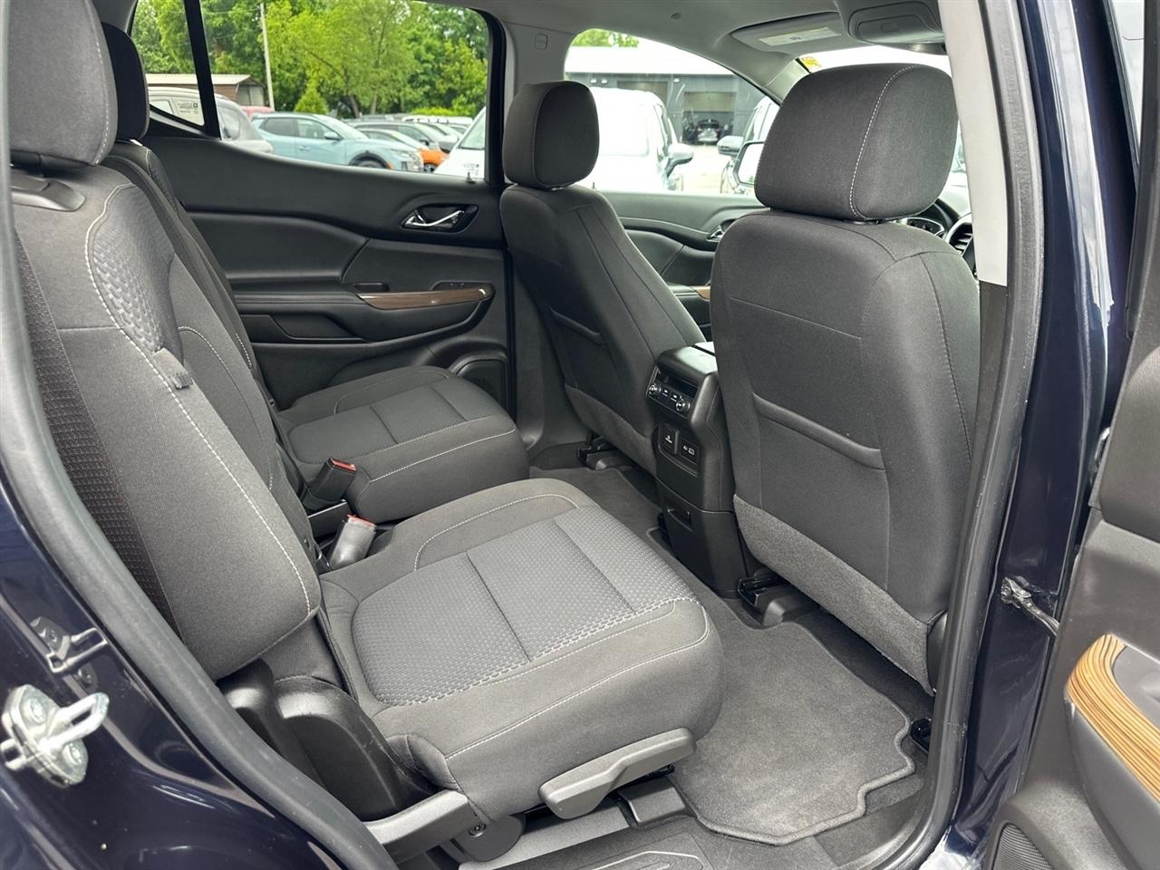 GMC Acadia AWD 4dr SLE 2022