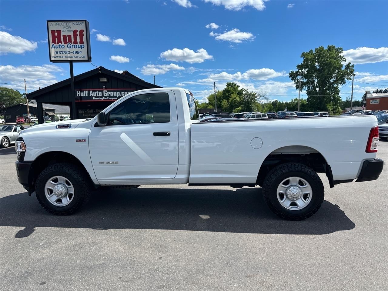 RAM 2500 Tradesman 4x4 Reg Cab 8' Box 2022