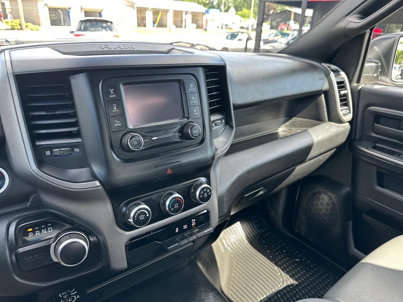 RAM 2500 Tradesman 4x4 Reg Cab 8' Box 2022